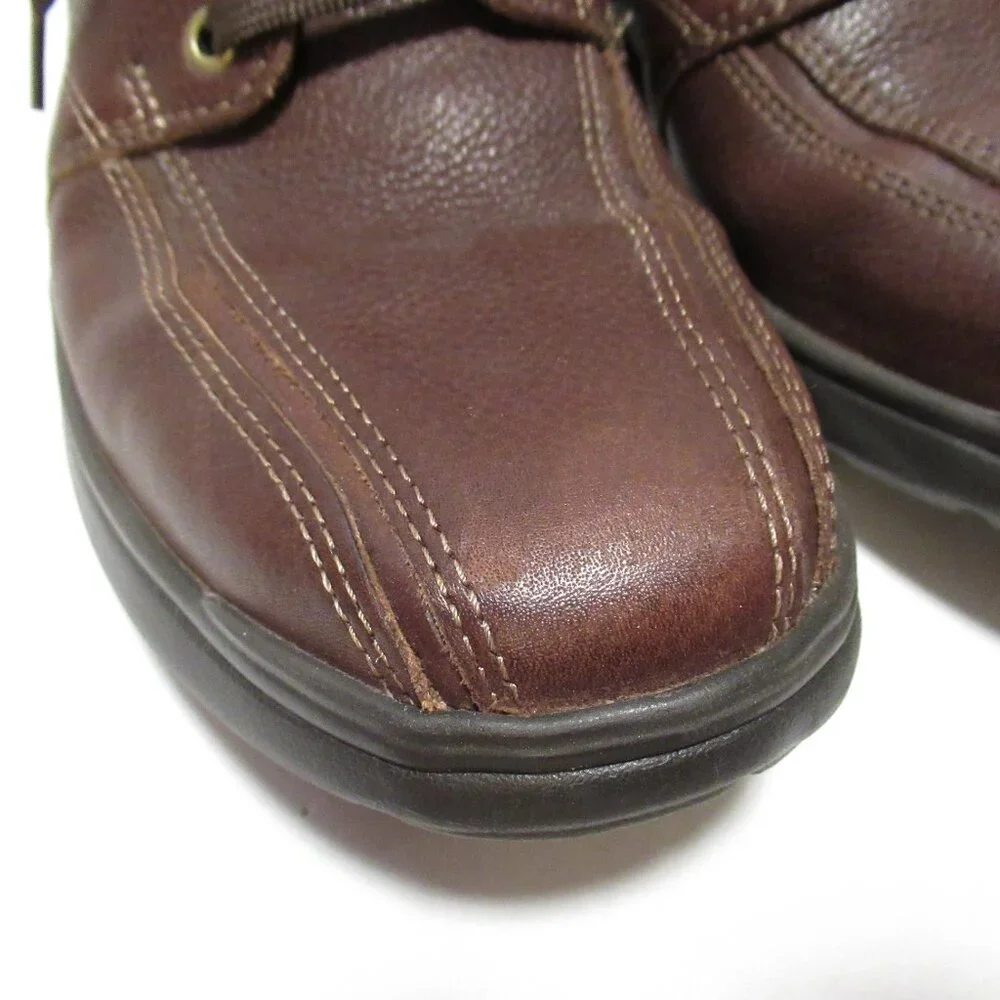 Men's Size 10.5 Clarks shoes